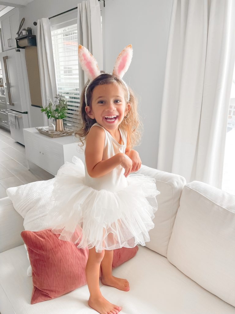 Hop in and get excited! Simple DIY bunny headband