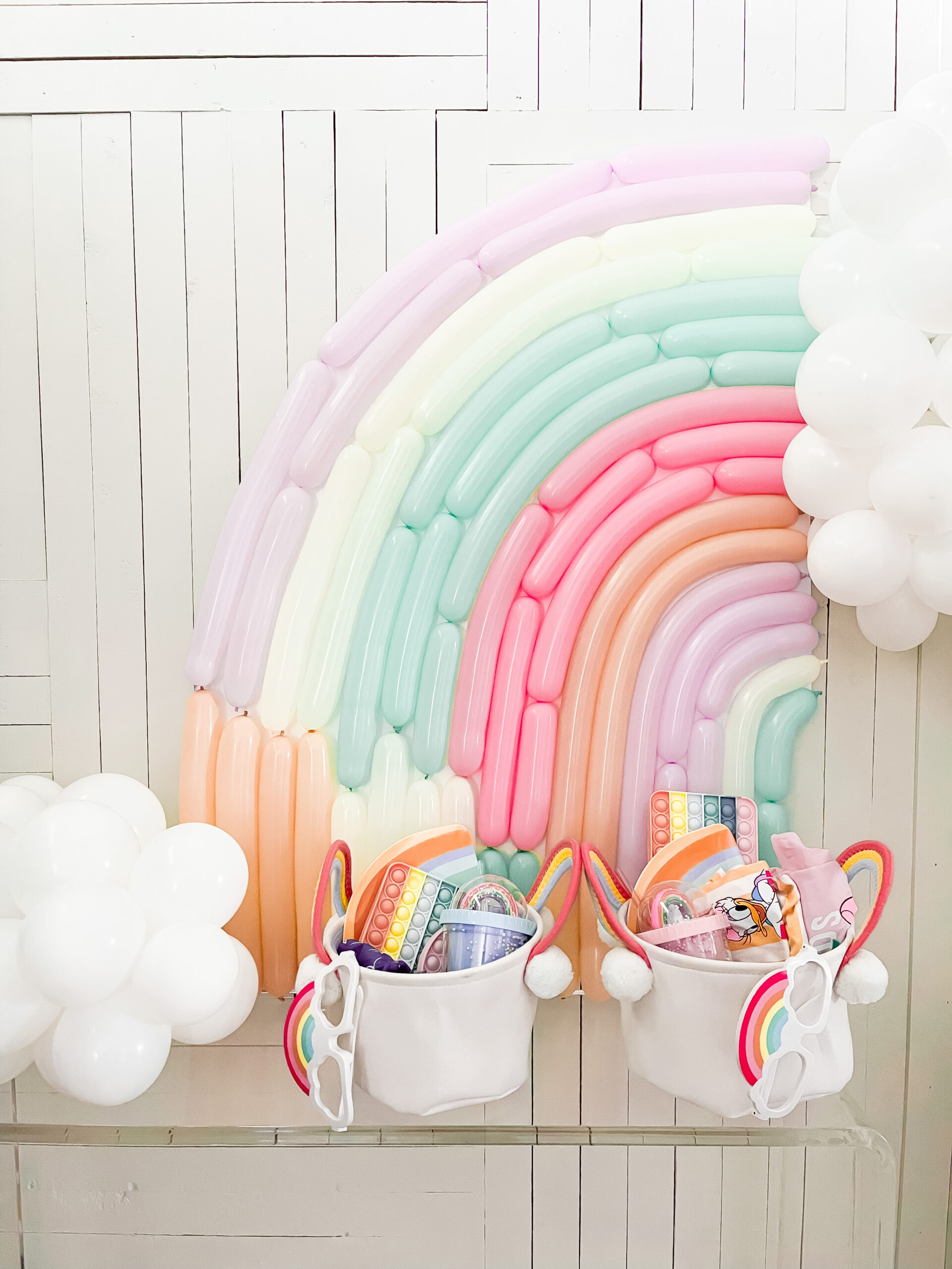Delightfully magical & simple rainbow baskets for the kids!